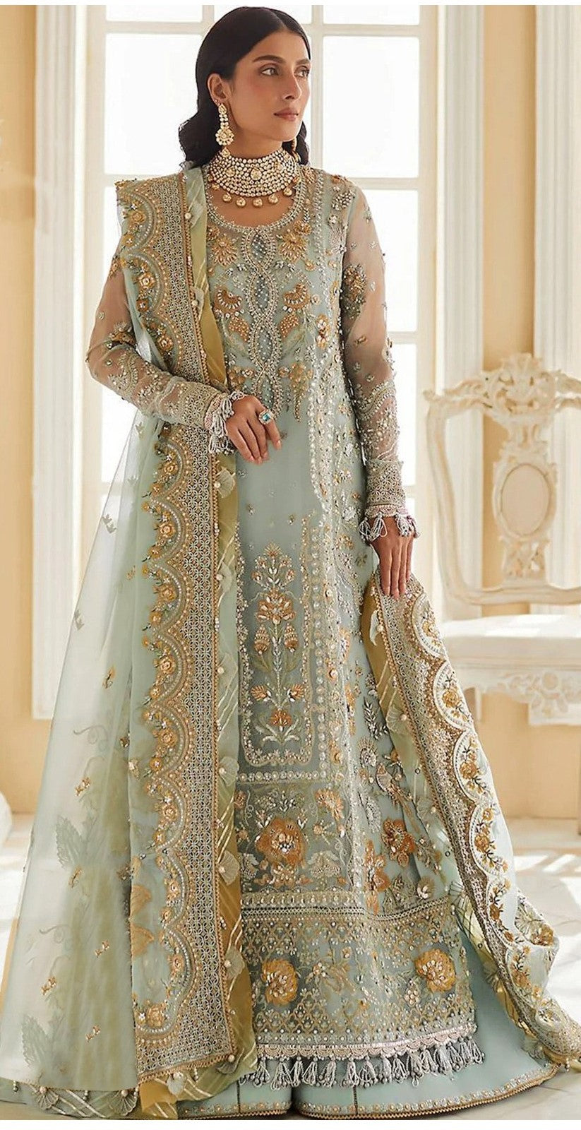 Gorgeous Velvet Salwar Kameez With Heavy Embroidery Work, Indian Pakis –  azrakhkurtis