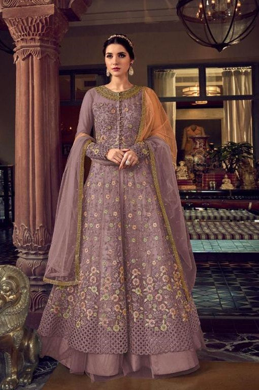 Indian Model in bridal look. Golden Embroidered Jacket Style Salwar Kameez.  Full body shot Stock Photo - Alamy